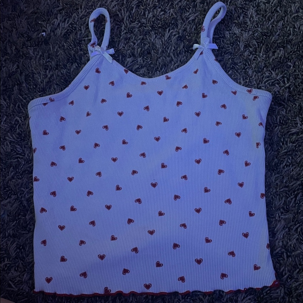 Art Class White and Red Heart Patterned Top